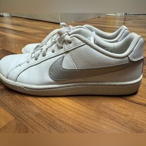 EUC Nike size 9, white with silver swoosh